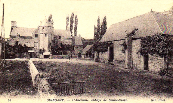 L'ancienne abbaye de Sainte-Croix de Guingamp (Bretagne).