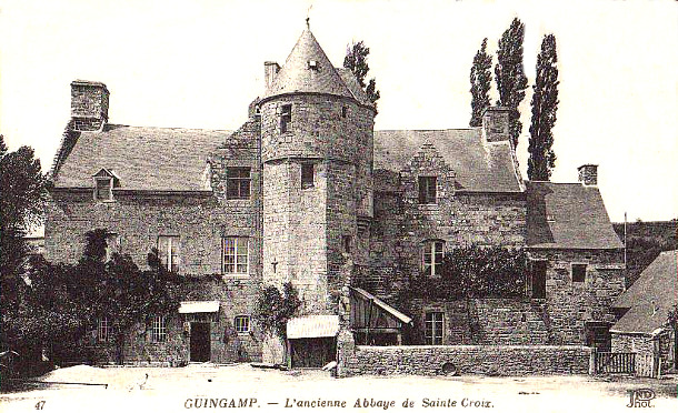 L'ancienne abbaye de Sainte-Croix de Guingamp (Bretagne).