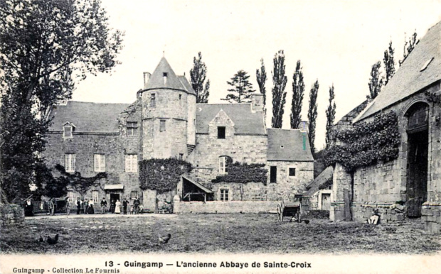 L'ancienne abbaye de Sainte-Croix de Guingamp (Bretagne).