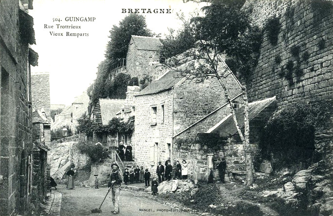 Remparts de Guingamp (Bretagne).