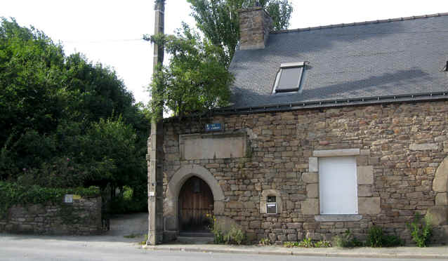 Guingamp : Abbaye de Sainte-Croix (l'entre)