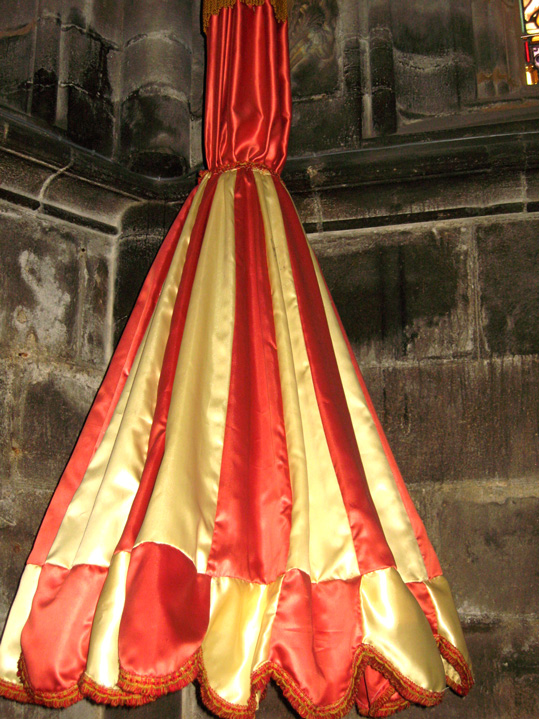 Guingamp : la basilique Notre-Dame de Bon-Secours (parasol basilical)