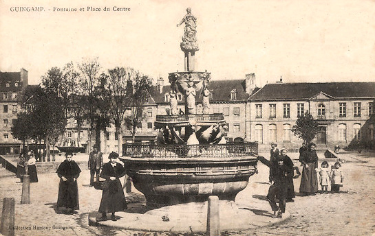 La fontaine de Guingamp (Bretagne).