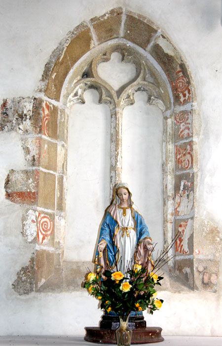 Statue de l'glise Notre-Dame de Gurunhuel (Bretagne)