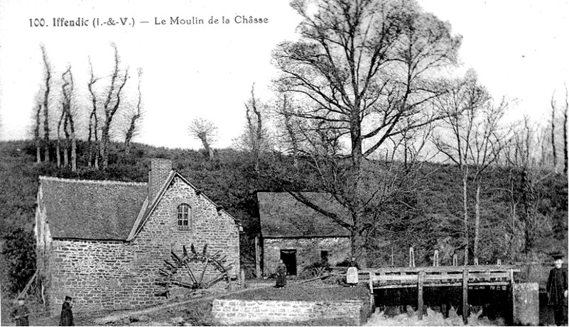 Ville d'Iffendic (Bretagne) : moulin.