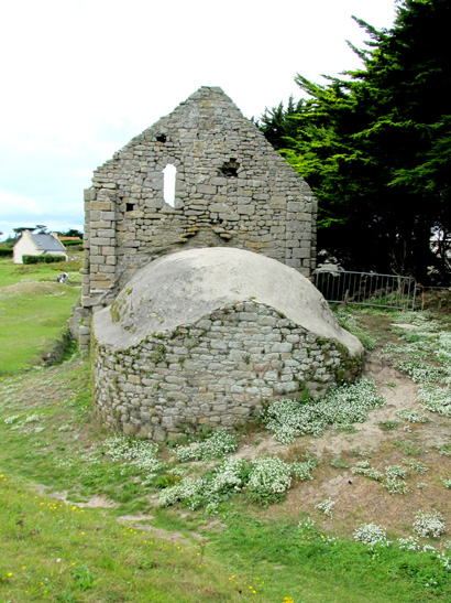 Ruines de l'glise Saint-Paul  l'le de Batz