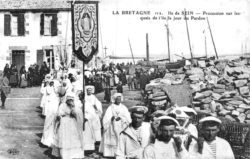 Procession de l'île de Sein (Bretagne).