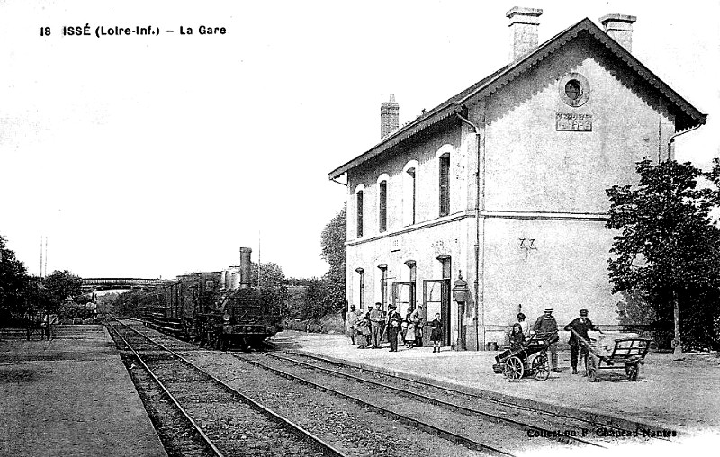 Gare d'Issé (anciennement en Bretagne).
