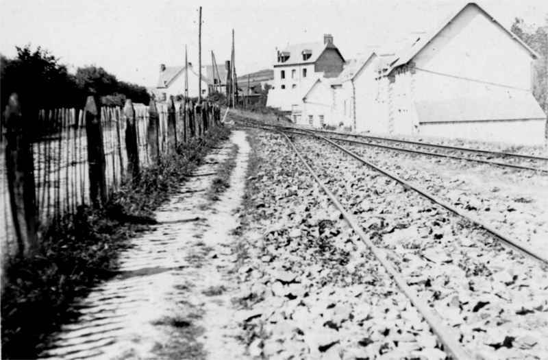 Gare en 1930 à Saint-Michel-en-Grève (Bretagne)