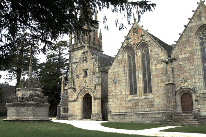 Eglise de Kergrist-Moelou (Bretagne)