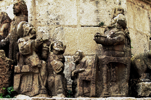 Calvaire de l'glise de Kergrist-Moelou (Bretagne)