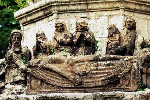 Calvaire de l'glise de Kergrist-Moelou (Bretagne)