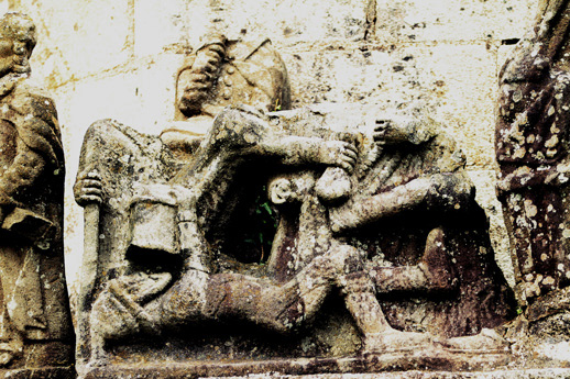 Calvaire de l'glise de Kergrist-Moelou (Bretagne)