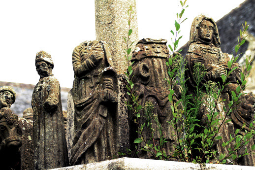 Calvaire de l'glise de Kergrist-Moelou (Bretagne)