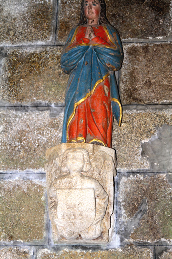 Statue de l'glise de Kergrist-Moelou (Bretagne)