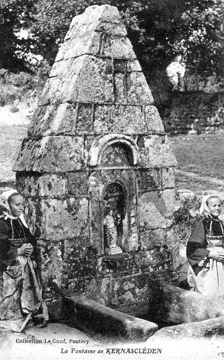 Fontaine de Kernasclden (Bretagne).