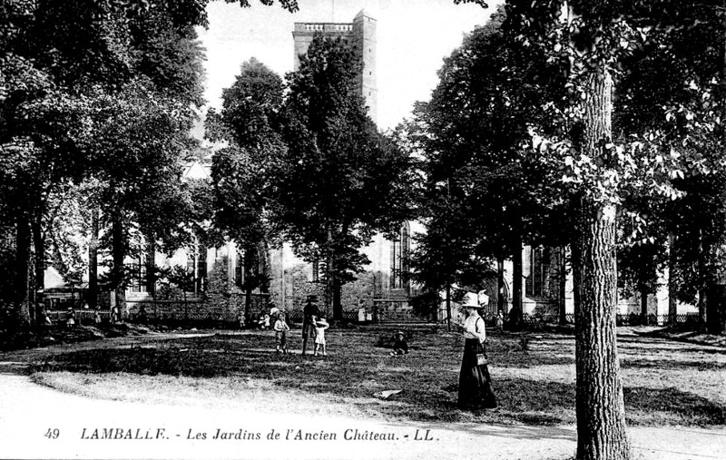 Chteau et Chapelle des ducs de Penthivre  Lamballe (Bretagne).