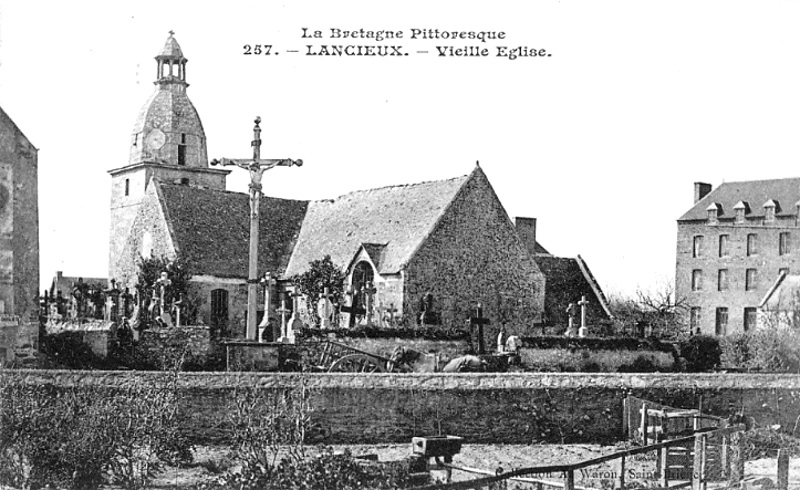 Vieille glise de Lancieux (Bretagne).