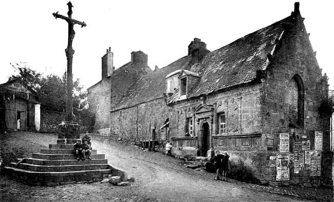 Eglise Saint-Thomas de Landerneau (Bretagne) : l'ossuaire.