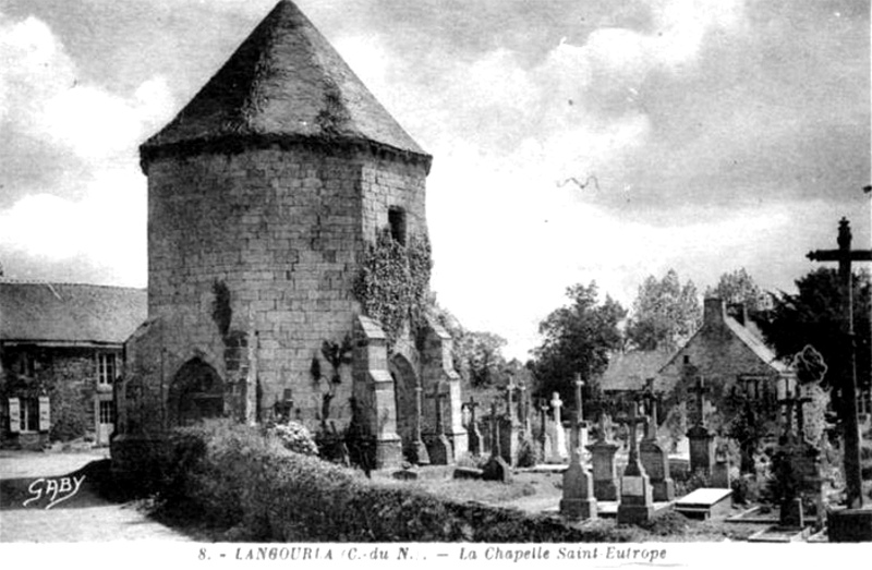 Chapelle de Langourla (Bretagne).