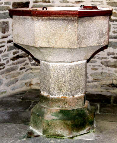 Fonts baptismaux de l'glise Saint Mrin de Lanmrin (Bretagne)