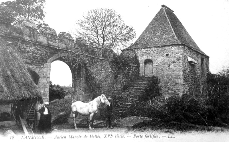 Ville de Lanmeur (Bretagne) : manoir de Hells.