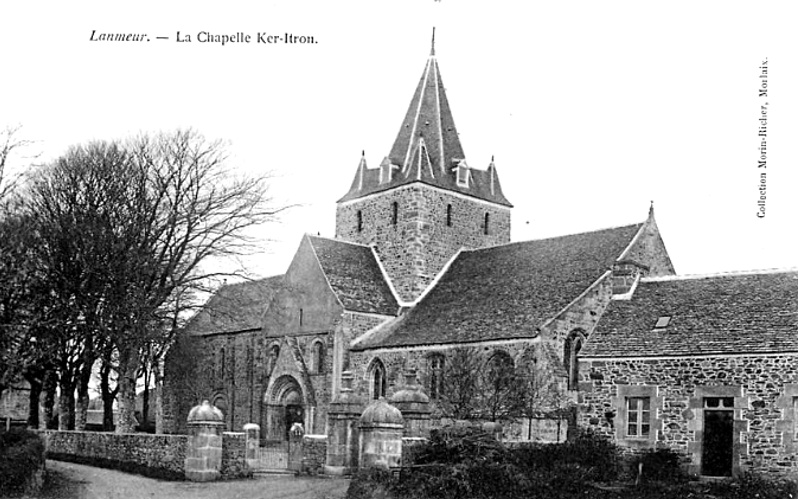 Ville de Lanmeur (Bretagne) : la chapelle de Kernitron.