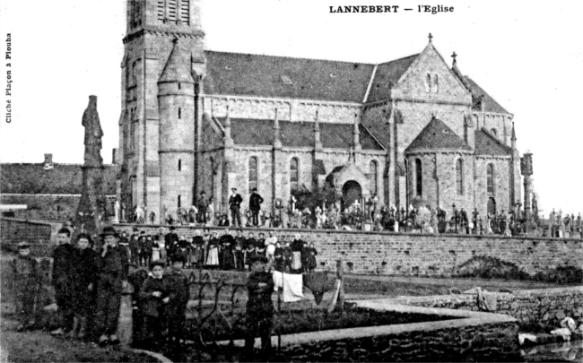 Eglise de  Lannebert (Bretagne).