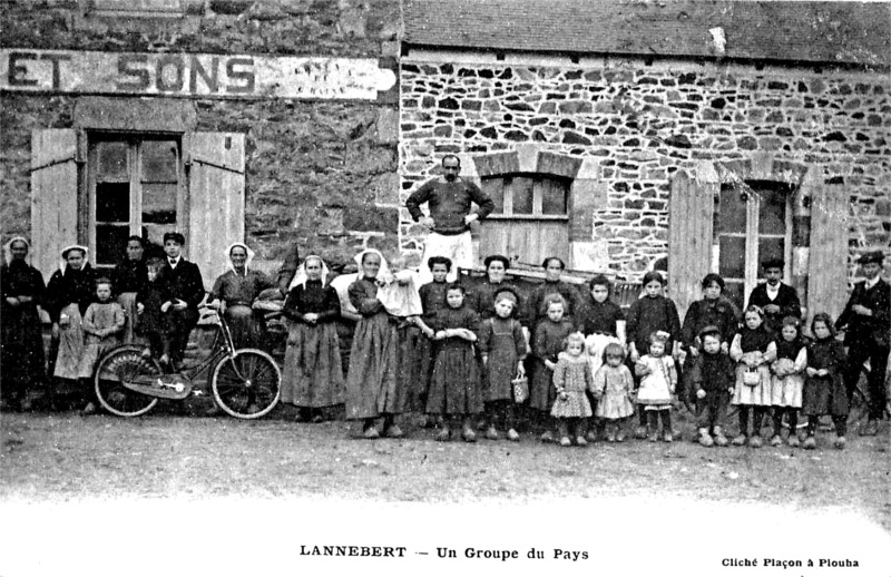 Ville de Lannebert (Bretagne).