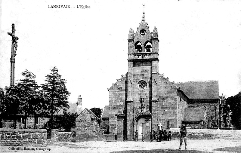 Eglise de Lanrivain (Bretagne).