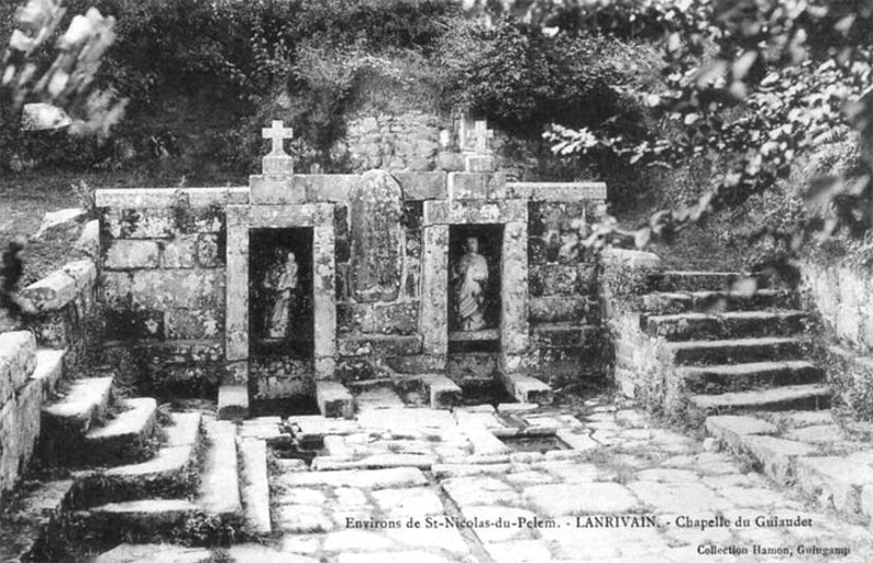 Lanrivain (Bretagne) : chapelle du Guiaudet.