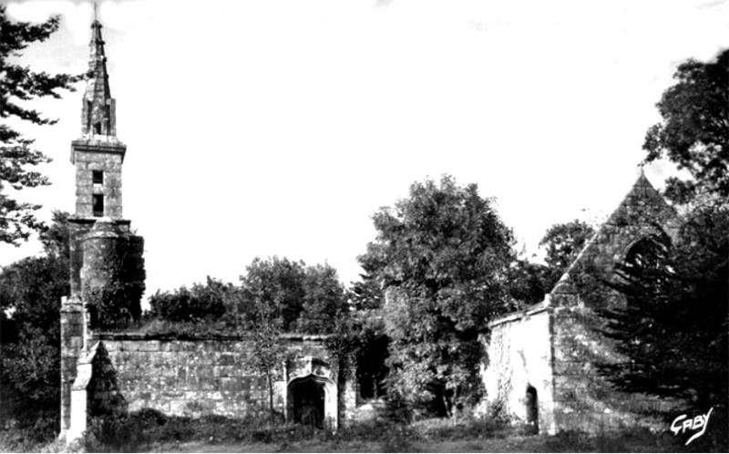 Lanrivain (Bretagne) : chapelle de Lannegant.