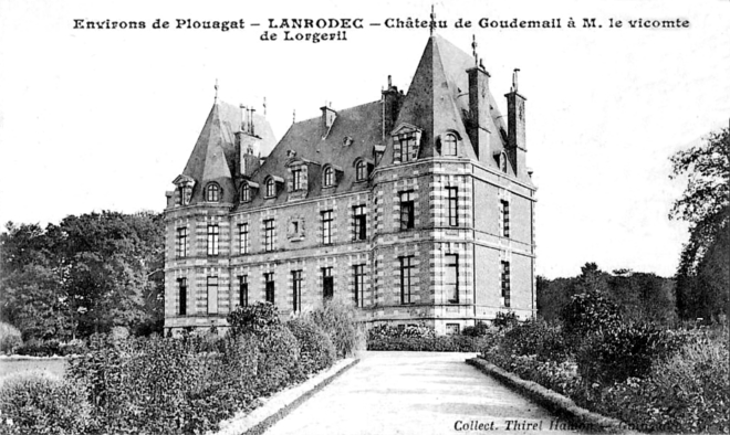 Ville de Lanrodec (Bretagne) : château de Goudemail.