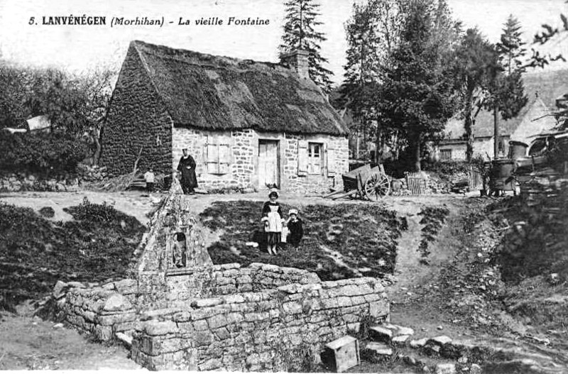 Fontaine de Lanvngen (Bretagne).