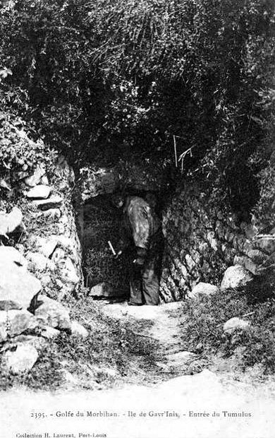 Entre du tumulus sur l'le de Gavrinis en Larmor-Baden (Bretagne).