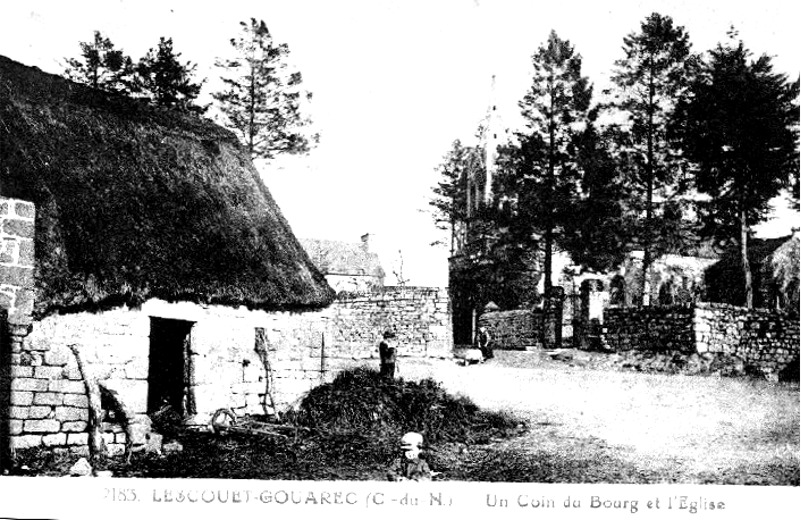 Vue de la ville de Lescout-Gouarec (Bretagne).