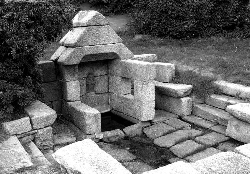 Fontaine St Jean  Loc-Eguinec-Saint-Thgonnec (Bretagne)