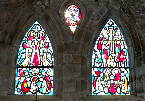 Vitrail de l'glise de Loc-Envel, en Bretagne