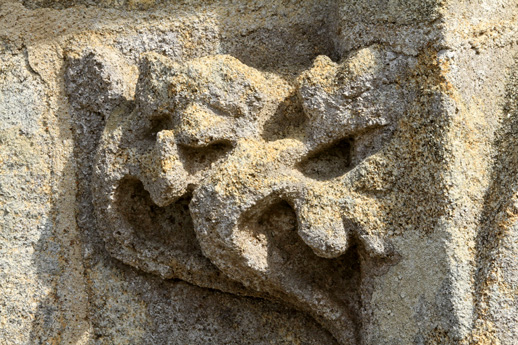 Gargouille de l'glise de Loc-Envel, en Bretagne