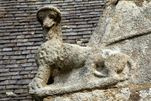 Gargouille de l'glise de Loc-Envel, en Bretagne