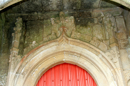 Eglise de Loc-Envel, en Bretagne