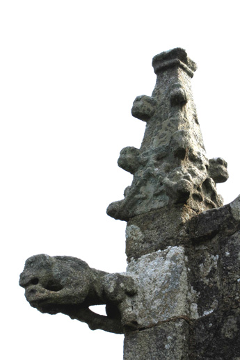 Gargouille de l'glise de Loc-Envel, en Bretagne