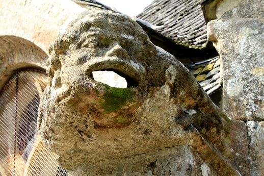 Gargouille de l'glise de Loc-Envel, en Bretagne