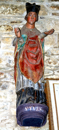 Statue de l'glise de Loc-Envel, en Bretagne