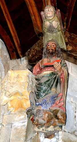 Statue de l'glise de Loc-Envel, en Bretagne