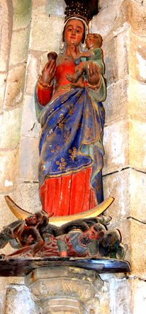 Statue de l'glise de Loc-Envel, en Bretagne