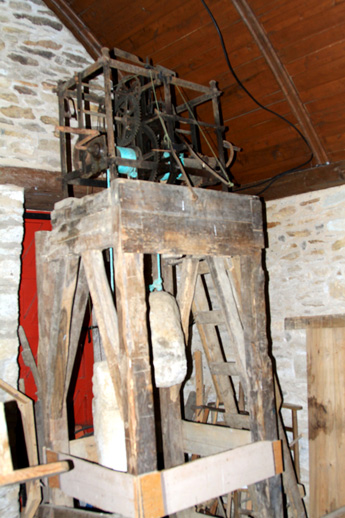 Vieille horloge de l'glise de Loc-Envel, en Bretagne