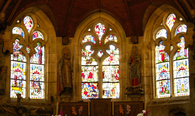 Verrire de l'glise de Loc-Envel, en Bretagne