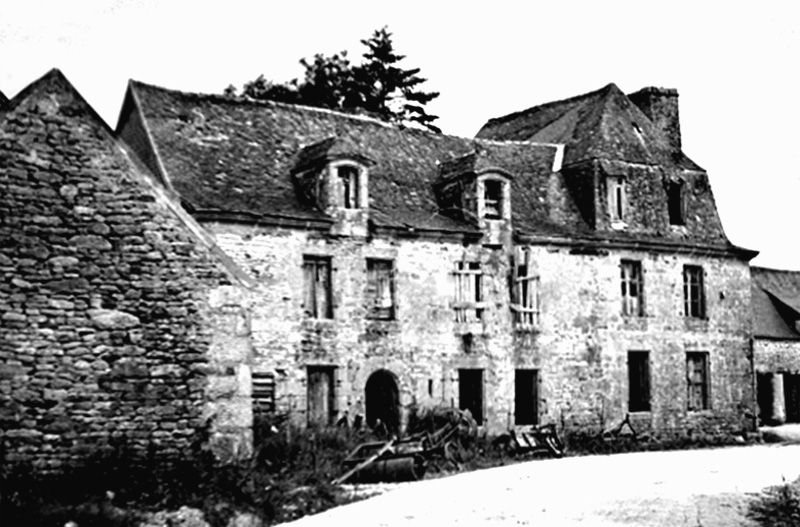 Manoir de la Haye à Locmaria-Berrien (Bretagne).