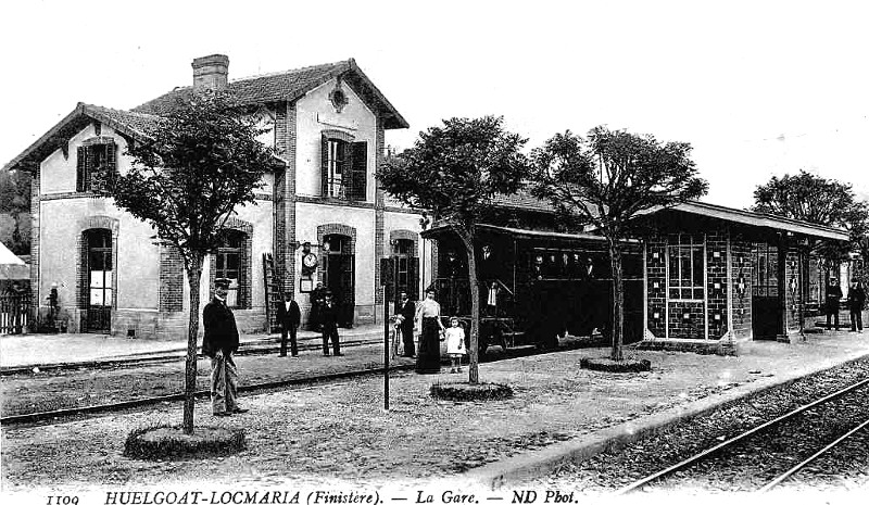 Gare de Locmaria-Berrien (Bretagne).